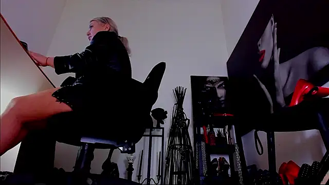 Snapshot of demisweet chatting on 02.02.26 demisweet online show from 02.02.26