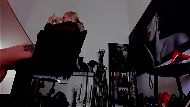 Snapshot of demisweet chatting on 02.07.26 demisweet online show from 02.07.26