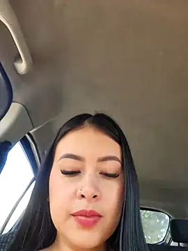 Snapshot of CrisMarulanda chatting on 09.25.25 CrisMarulanda online show from 09.25.25