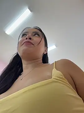 CrisMarulanda online show from 06.23.26