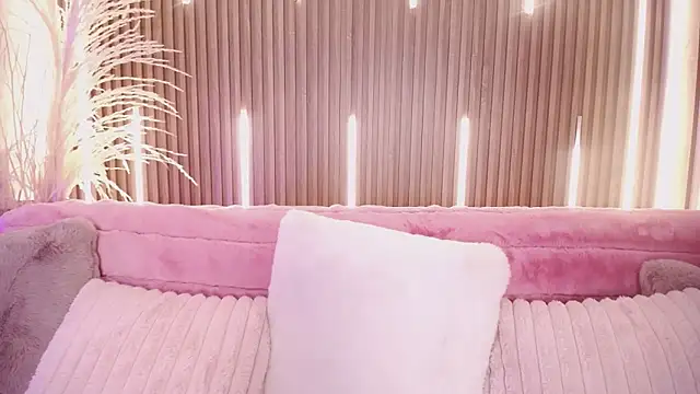 MylaDreams online show from 09.27.25