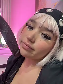 Snapshot of hinata_dolly chatting on 04.29.26 hinata dolly online show from 04.29.26