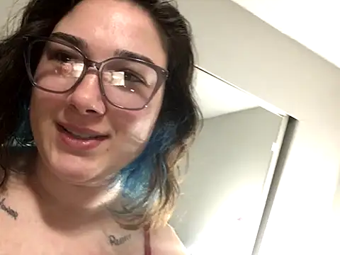 paigeycakes online show from 10.14.25