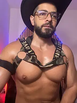 Snapshot of magnumchris chatting on 02.07.26 magnumchris online show from 02.07.26