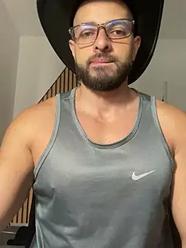 Snapshot of magnumchris chatting on 02.19.26 magnumchris online show from 02.19.26