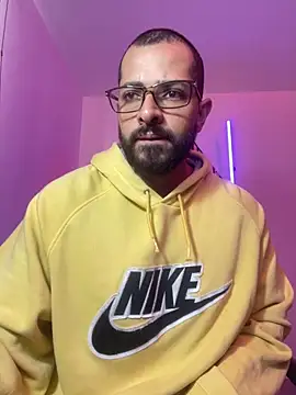 Snapshot of magnumchris chatting on 03.25.26 magnumchris online show from 03.25.26