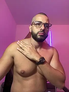 Snapshot of magnumchris chatting on 03.28.26 magnumchris online show from 03.28.26