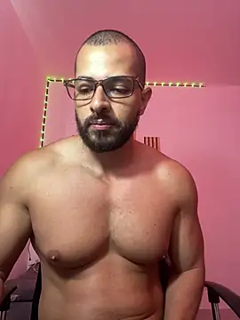 Snapshot of magnumchris chatting on 04.03.26 magnumchris online show from 04.03.26