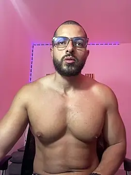 Snapshot of magnumchris chatting on 04.04.26 magnumchris online show from 04.04.26