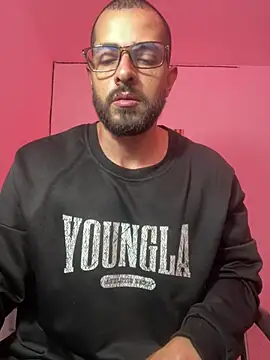 Snapshot of magnumchris chatting on 04.08.26 magnumchris online show from 04.08.26