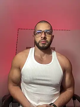 Snapshot of magnumchris chatting on 04.13.26 magnumchris online show from 04.13.26