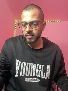 Snapshot of magnumchris chatting on 04.15.26 magnumchris online show from 04.15.26