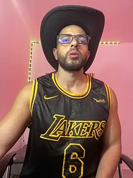 Snapshot of magnumchris chatting on 04.16.26 magnumchris online show from 04.16.26