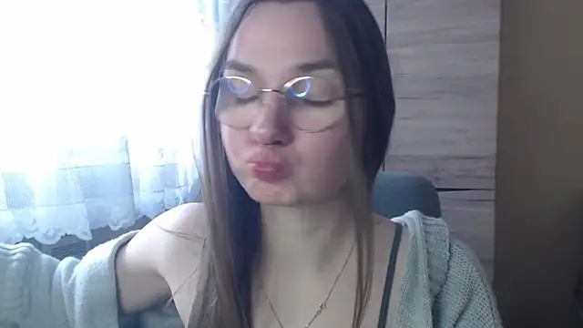 LooveELLYx online show from 01.04.25