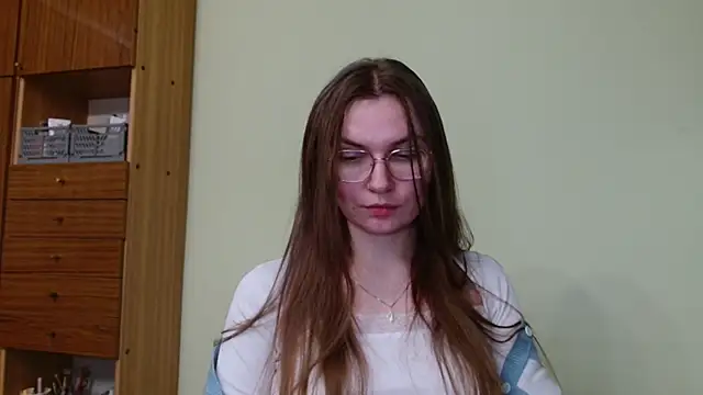 LooveELLYx online show from 02.06.25