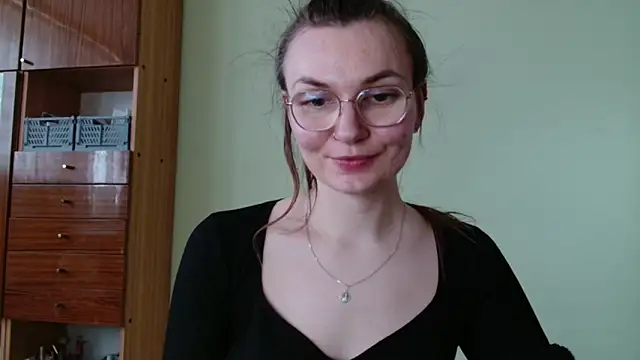 LooveELLYx online show from 02.27.25