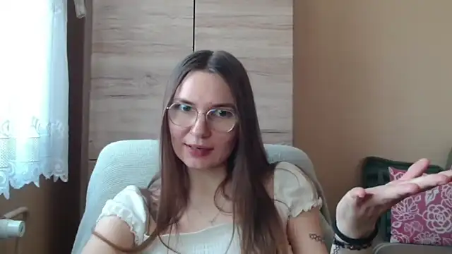 LooveELLYx online show from 03.04.25