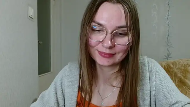 LooveELLYx online show from 03.18.25