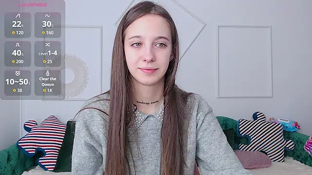 Snapshot of Little_cherryy__ chatting on 09.25.25 Little cherryy   online show from 09.25.25