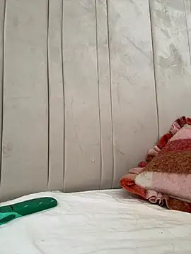 Desire-XOXOX online show from 09.19.25