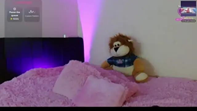 Snapshot of MichellMoon1 chatting on 10.23.25 MichellMoon1 online show from 10.23.25