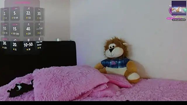 Snapshot of MichellMoon1 chatting on 10.24.25 MichellMoon1 online show from 10.24.25