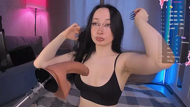 Juicy Vikki online show from 03.18.26