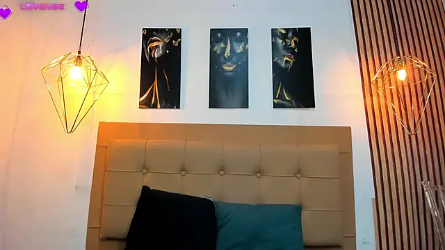 alesziarose online show from 09.17.25