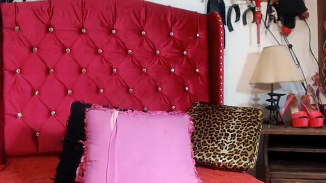 Snapshot of VictoriaSunny chatting on 09.14.25 VictoriaSunny online show from 09.14.25