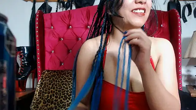 Snapshot of VictoriaSunny chatting on 09.23.25 VictoriaSunny online show from 09.23.25