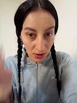 Oriana111 online show from 10.24.25