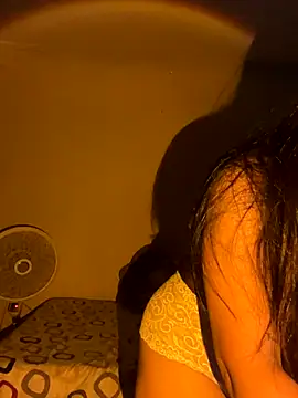 effie castroo online show from 09.18.25