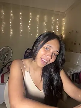 effie castroo online show from 10.04.25