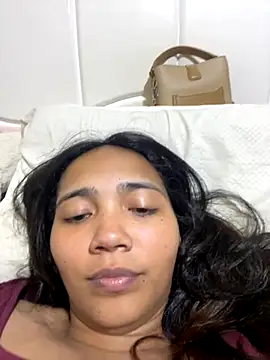 effie castroo online show from 10.04.25