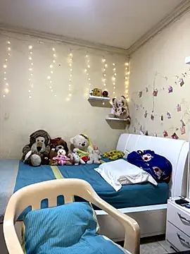 effie castroo online show from 10.07.25