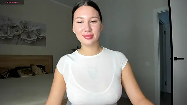 Snapshot of synop_sis chatting on 09.17.25 synop sis online show from 09.17.25