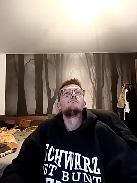 Snapshot of liema3156 chatting on 10.22.25 liema3156 online show from 10.22.25