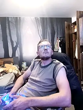 Snapshot of liema3156 chatting on 10.24.25 liema3156 online show from 10.24.25