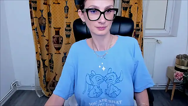 NaughtyWifey1 online show from 11.06.25