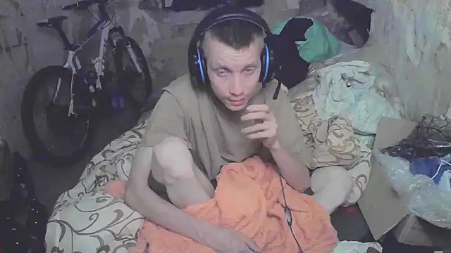 Snapshot of makarov1993 chatting on 09.17.25 makarov1993 online show from 09.17.25