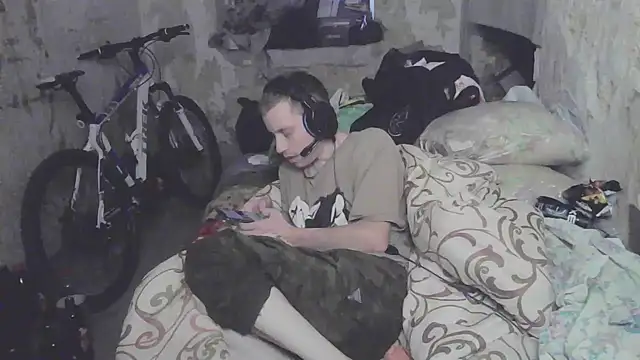 Snapshot of makarov1993 chatting on 09.22.25 makarov1993 online show from 09.22.25