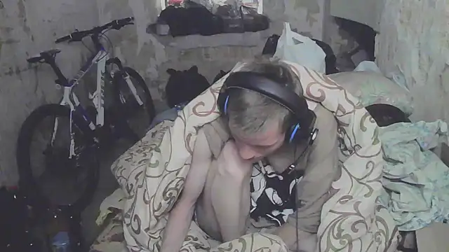 Snapshot of makarov1993 chatting on 09.23.25 makarov1993 online show from 09.23.25