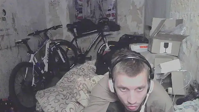 Snapshot of makarov1993 chatting on 09.27.25 makarov1993 online show from 09.27.25