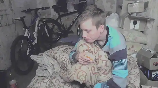 Snapshot of makarov1993 chatting on 10.02.25 makarov1993 online show from 10.02.25