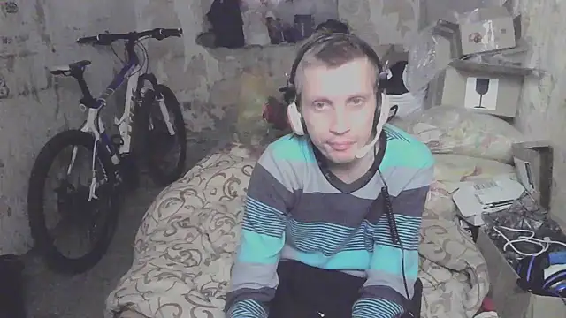 Snapshot of makarov1993 chatting on 10.04.25 makarov1993 online show from 10.04.25