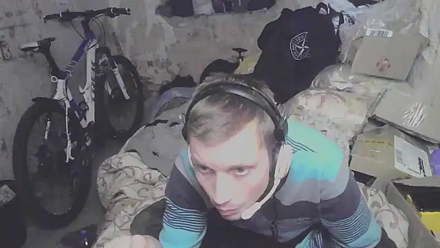 Snapshot of makarov1993 chatting on 10.13.25 makarov1993 online show from 10.13.25