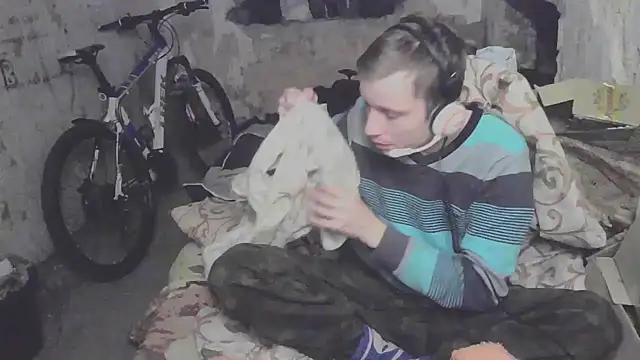 Snapshot of makarov1993 chatting on 10.15.25 makarov1993 online show from 10.15.25