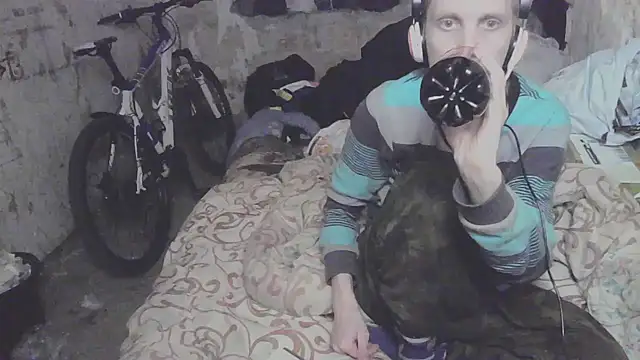 Snapshot of makarov1993 chatting on 10.27.25 makarov1993 online show from 10.27.25