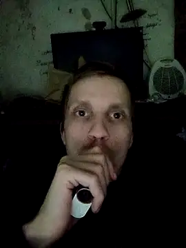 Snapshot of makarov1993 chatting on 11.18.25 makarov1993 online show from 11.18.25