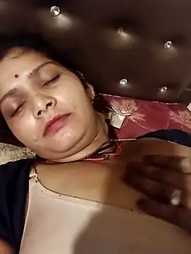 Snapshot of Hot_sonali chatting on 10.25.25 Hot sonali online show from 10.25.25